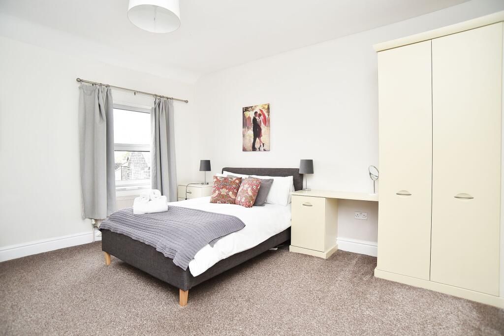 Private double bedroom for corporate stays in Harrogate